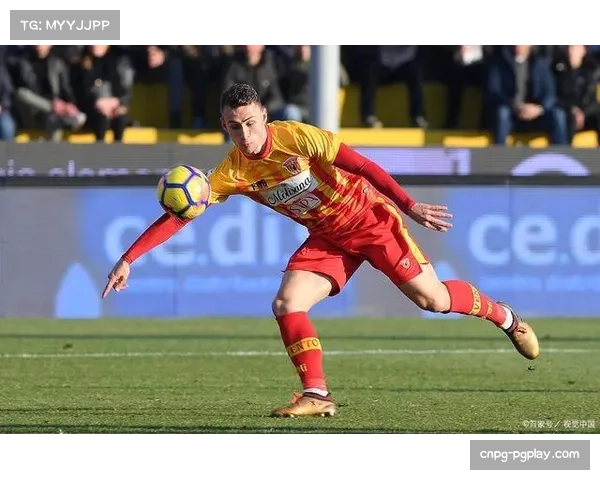 实时:佛罗伦萨开场闪电反击得手,莱切防线遭遇严峻考验